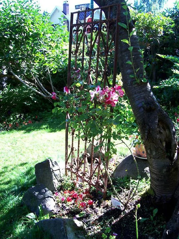 Kitsilano Garden Suites Vancouver
